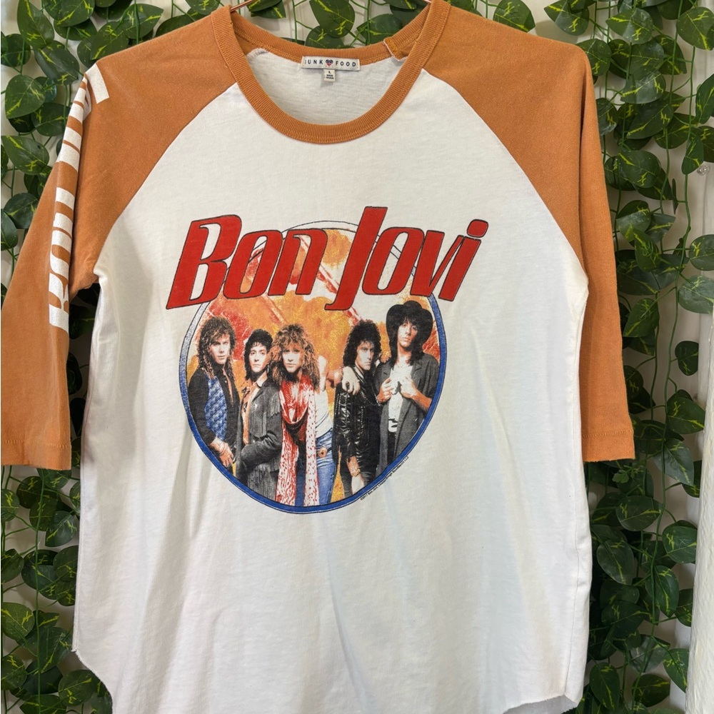 Junk Food Clothing Bon Jovi Raglan Tee — Cream & Rust 2017